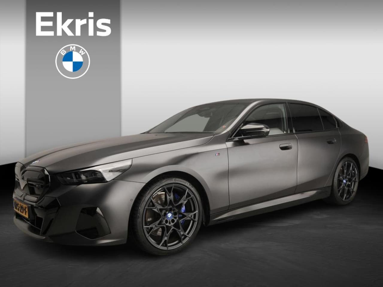BMW i5 - M60 xDrive | M-Sportpakket | LED | Leder | HUD | Active cruise | Panoramadak | Trekhaak | - AutoWereld.nl