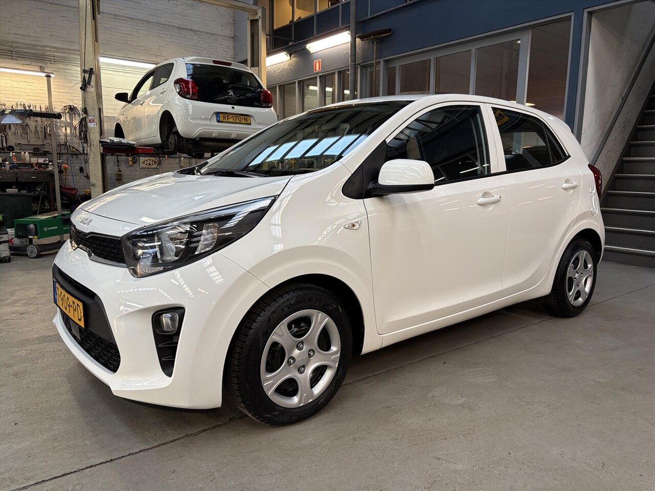 Kia Picanto - 1.0 DPi 67pk 4-zits ComfortLine | Airco | Bluetooth | All season banden | NAP | Rijklaar p - AutoWereld.nl
