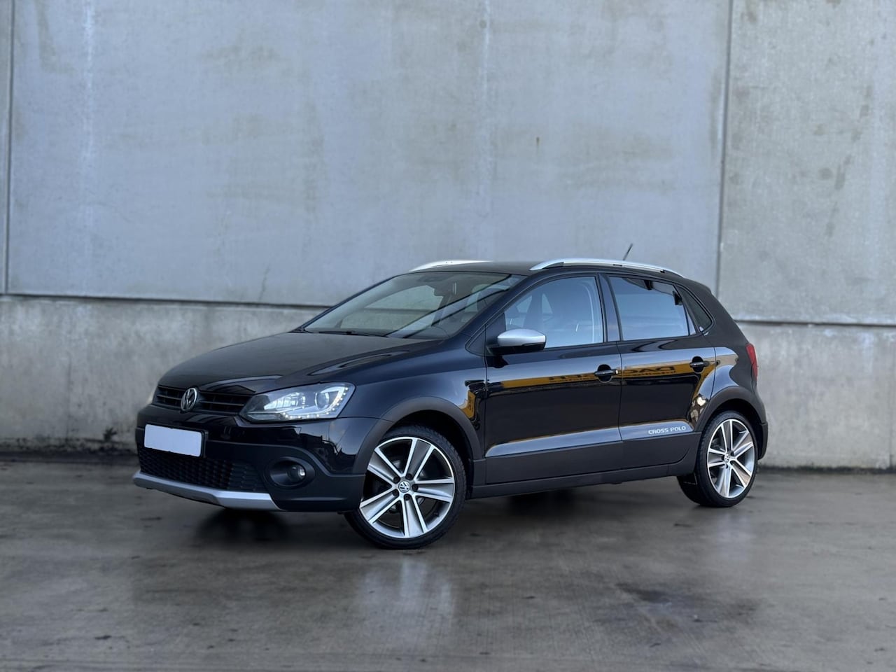 Volkswagen Polo - 1.2 TSI Cross Xenon LM velgen Half leder - AutoWereld.nl
