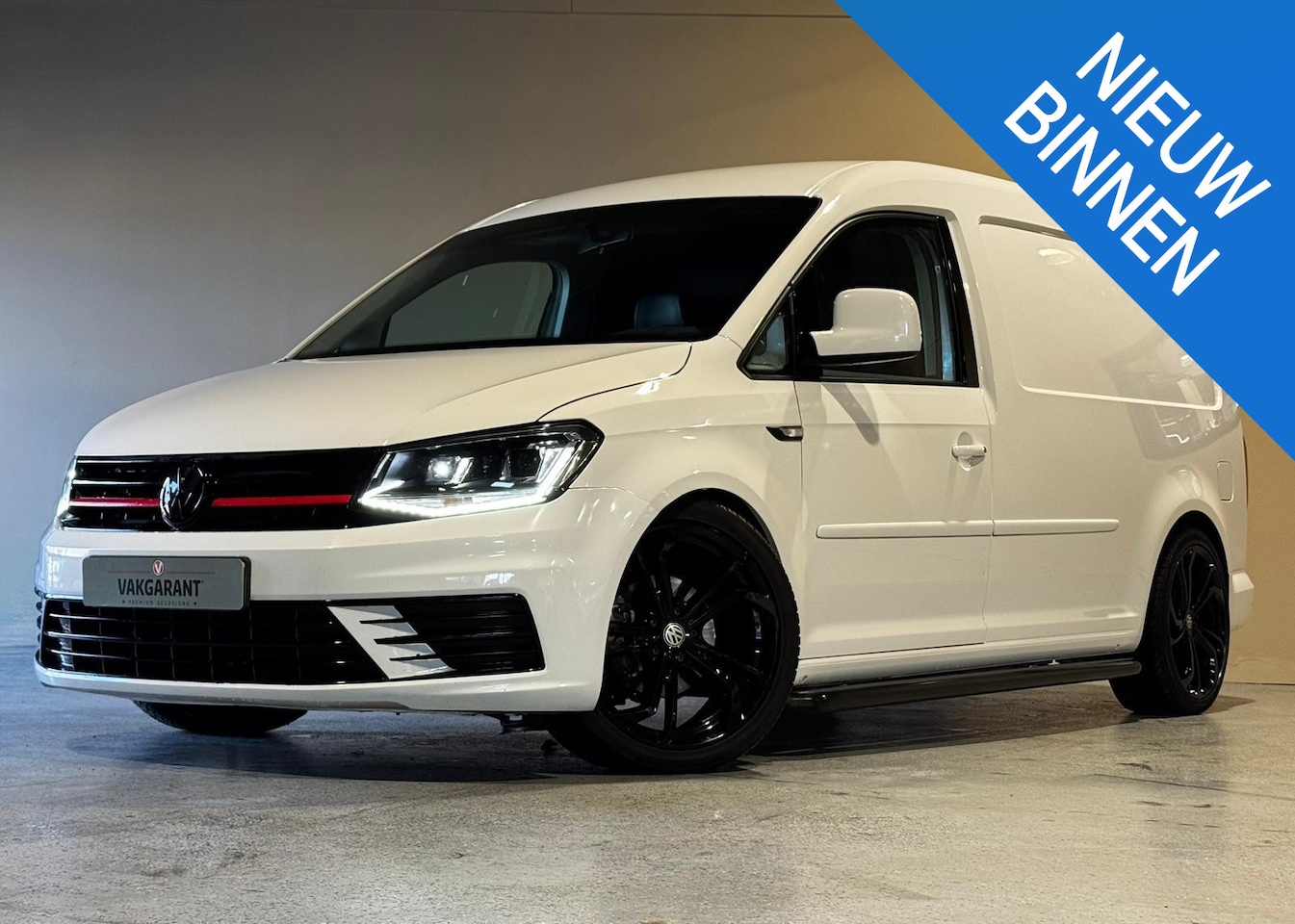 Volkswagen Caddy Maxi - 2.0 TDI L2H1 BMT |19''| Geruit leder interieur | Cruise controle |Automaat |Marge - AutoWereld.nl