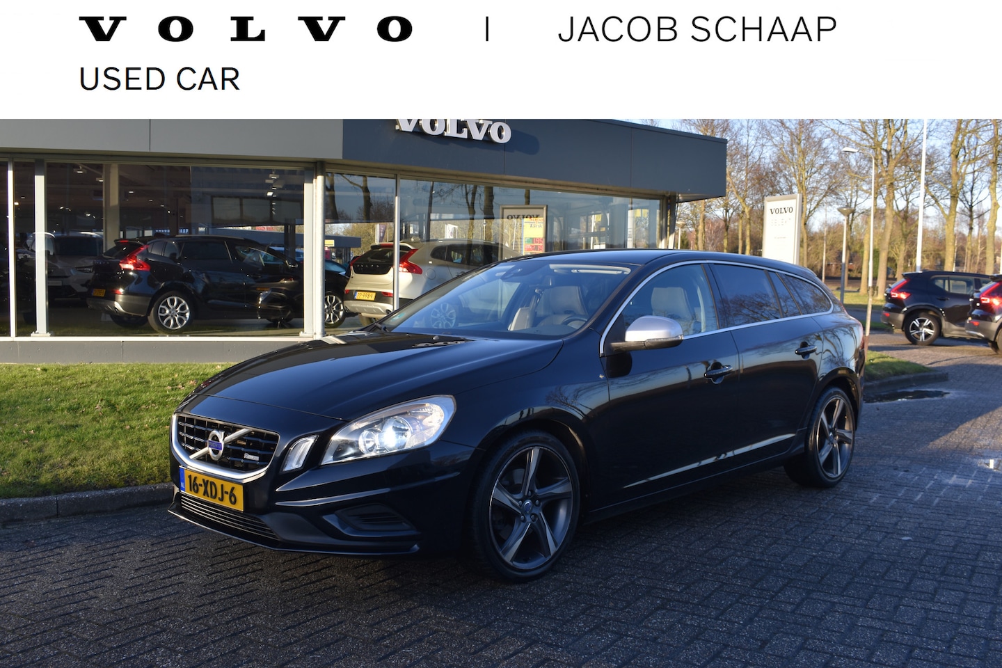 Volvo V60 - T3 180PK R-Design | Polestar | 18" LMV | Getint glas | Led - AutoWereld.nl