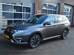 Mitsubishi Outlander - 2.0 PHEV PrestigeAutomaat, Electrische dakraam | Stuur/stoelverw