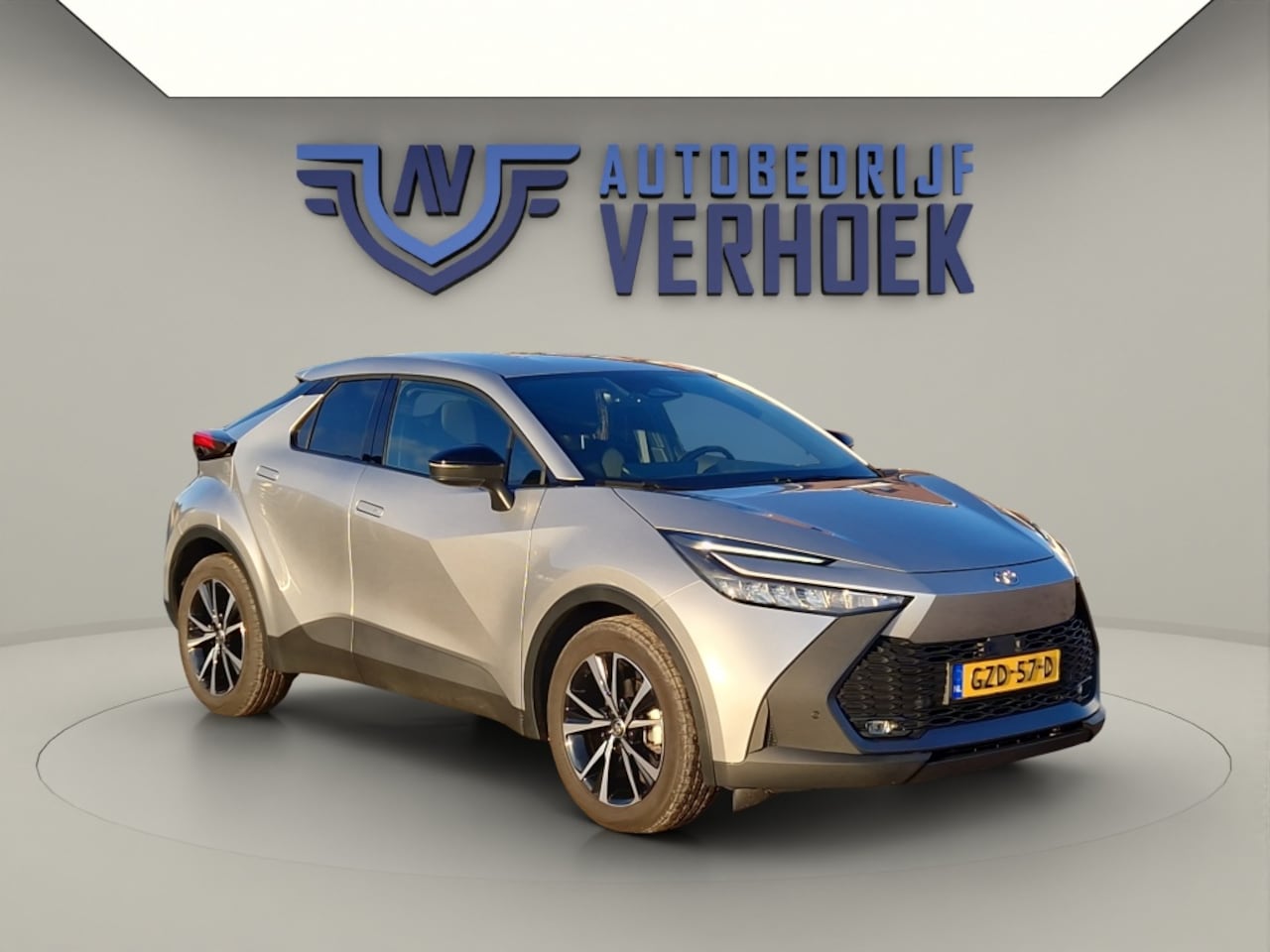 Toyota C-HR - 1.8 Hybrid 140 Dynamic - NL Auto - Luxe uitvoering - AutoWereld.nl