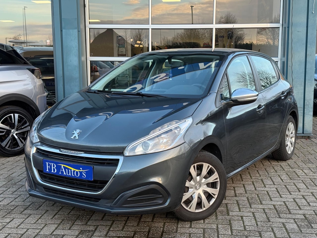 Peugeot 208 - 1.2 PureTech Active Airco Navi - AutoWereld.nl