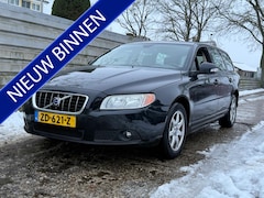 Volvo V70 - 2.4 D5 5 Cyl. 185PK Aut6 | ECC | LMV | Trekhaak