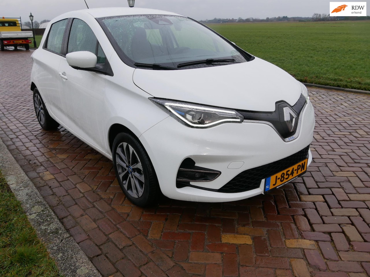 Renault Zoe - R135 Zen 52 kWh CLIMA CAMERA ** 8499 NETTO ** - AutoWereld.nl