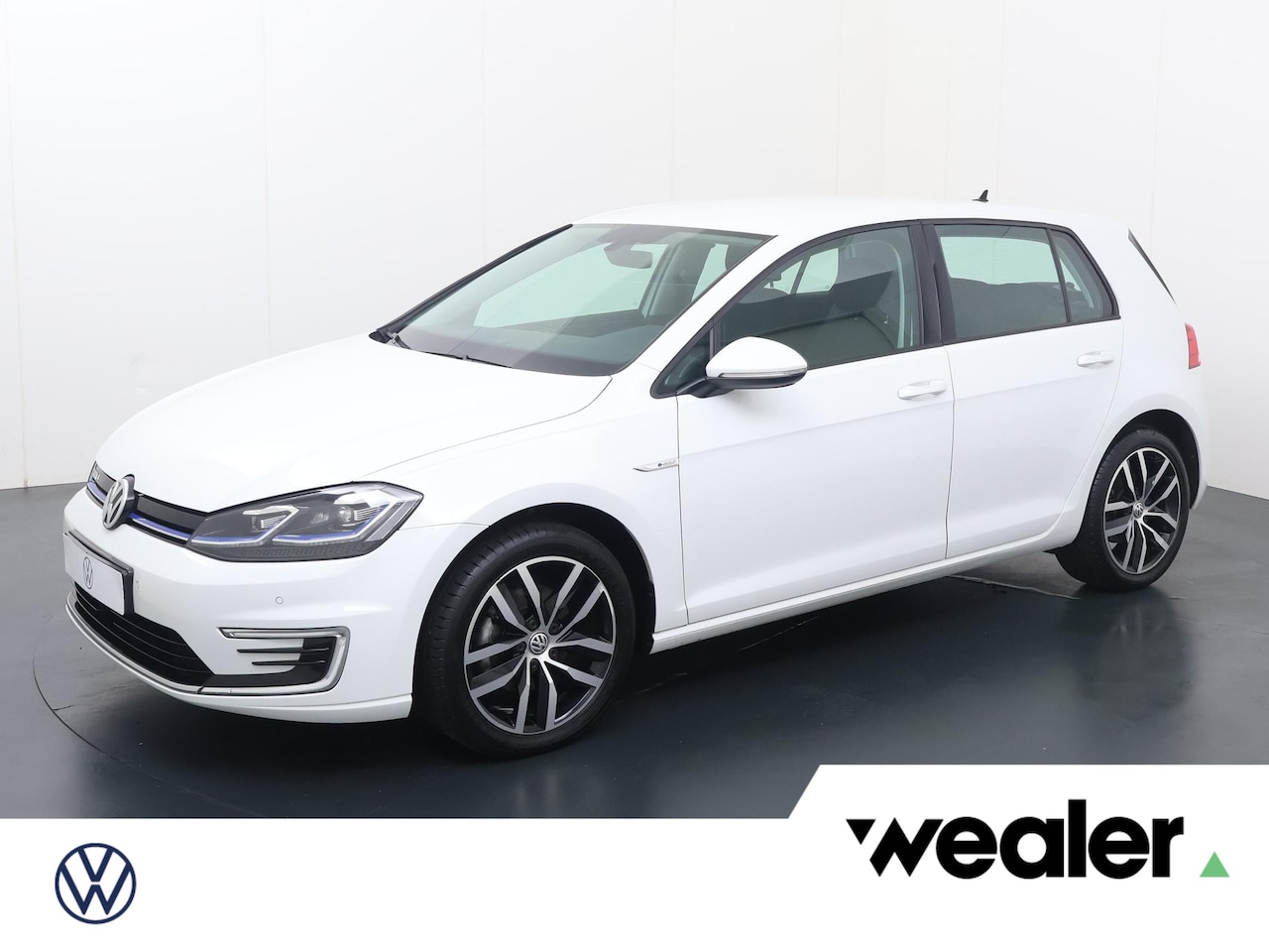 Volkswagen e-Golf - E-DITION | 136 PK | SoH 89% | Warmtepomp | Achteruitrijcamera | Adaptive cruise control | - AutoWereld.nl