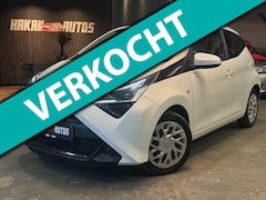 Toyota Aygo - 1.0 VVT-i x-play | Navi | Camera | Led