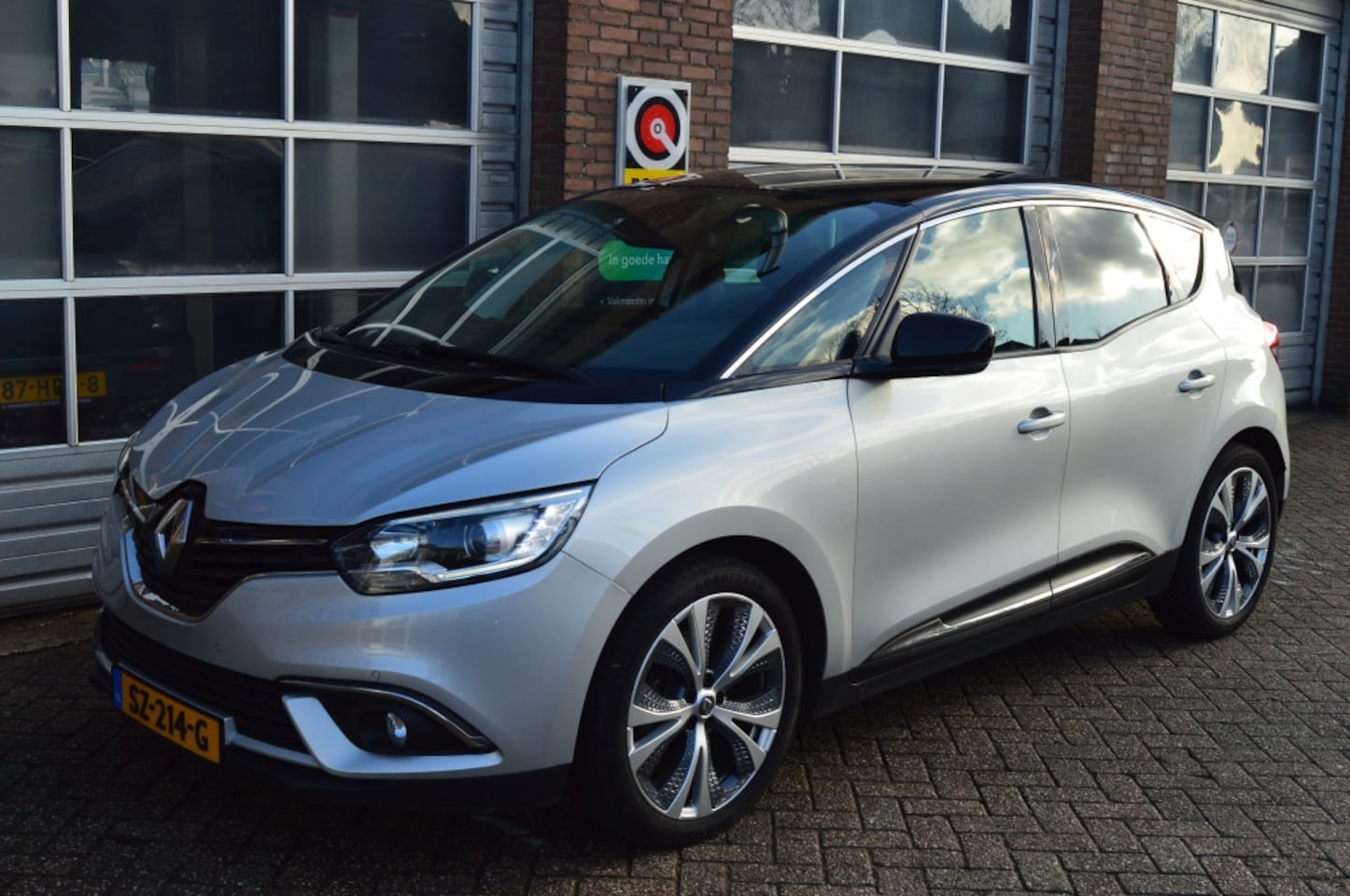 Renault Scénic - 1.2 TCe Intens 1.2 TCe Intens, Trekhaak, Navigatie, Panoramadak, Pdc - AutoWereld.nl