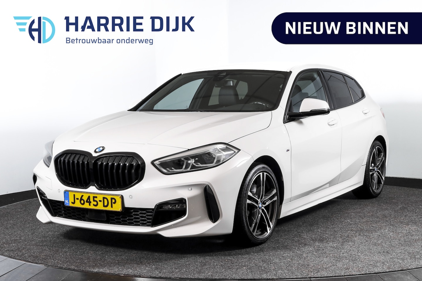 BMW 1-serie - 118i 140 PK High Executive M Sport | Dig. Cockpit | Cruise | PDC | ECC | NAV + App. Connec - AutoWereld.nl