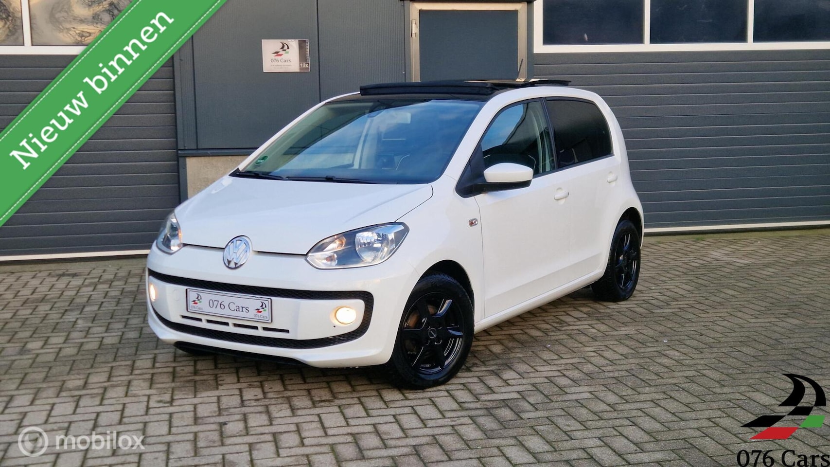 Volkswagen Up! - 1.0 high up! LEDER PANO NAVI CRUISE VOL OPTIES - AutoWereld.nl