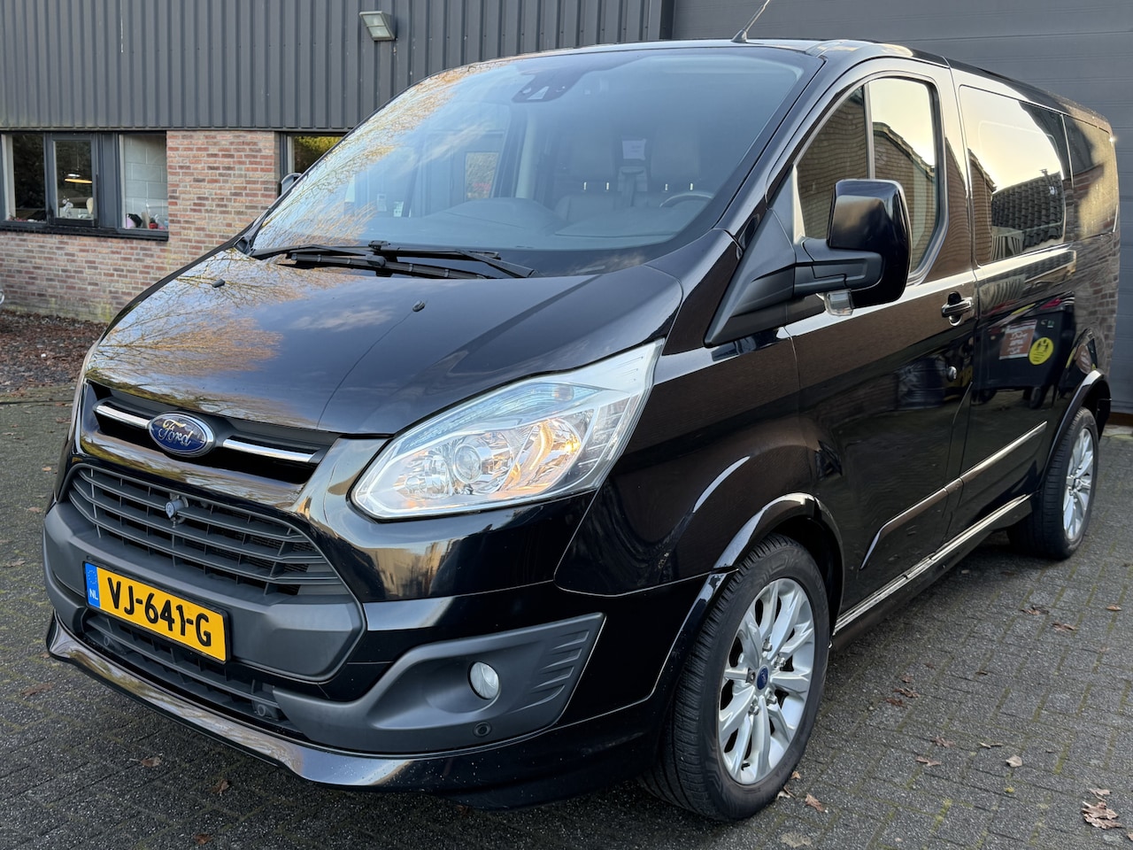 Ford Transit Custom - 290 2.2 TDCI L1H1 Sport DUBBEL Cabine 6 pers trekhaak navi sportvelgen - AutoWereld.nl
