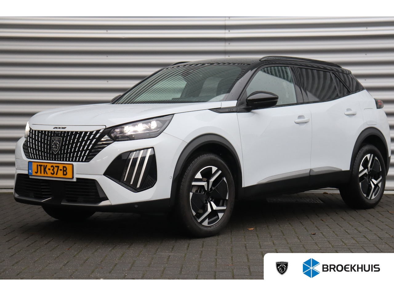 Peugeot 2008 - 1.2 PURETECH 130PK GT PACK AUTOMAAT / NAVI / LEDER / CLIMA / LED / PDC / 17" LMV / KEYLESS - AutoWereld.nl