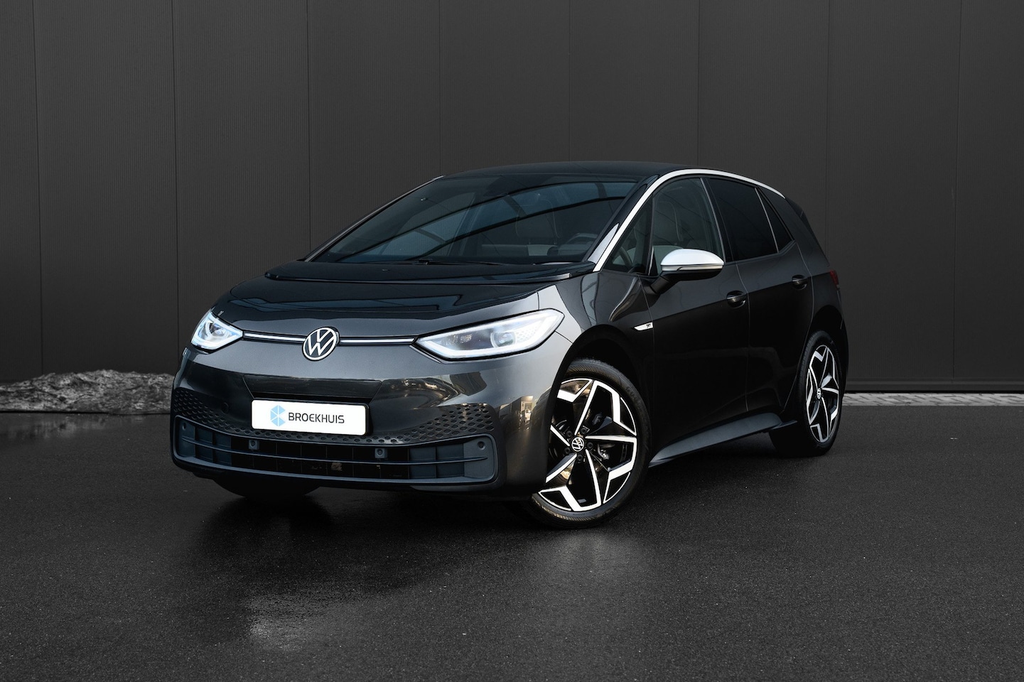 Volkswagen ID.3 - First Plus 58 kWh | Achteruitrijcamera | Stoel/Stuurverwarming | IQ. Light | - AutoWereld.nl