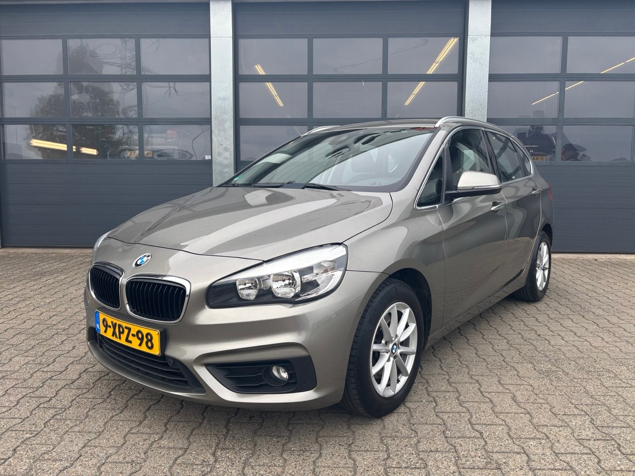BMW 2-serie Active Tourer - Tour. 218i 136pk Executive - AutoWereld.nl