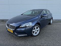 Volvo V40 - 1.6 T4 Momentum Automaat NAP Trekhaak Lichtmetalen velgen