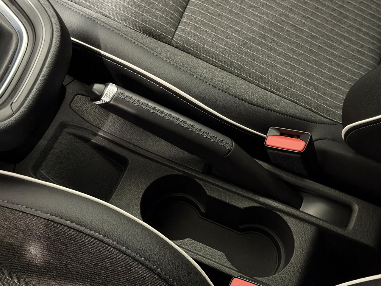 Renault Clio - 1.0 TCe 100 Intens | Navigatie | Climate Control | Cruise Control | Achteruitrijcamera | L - AutoWereld.nl