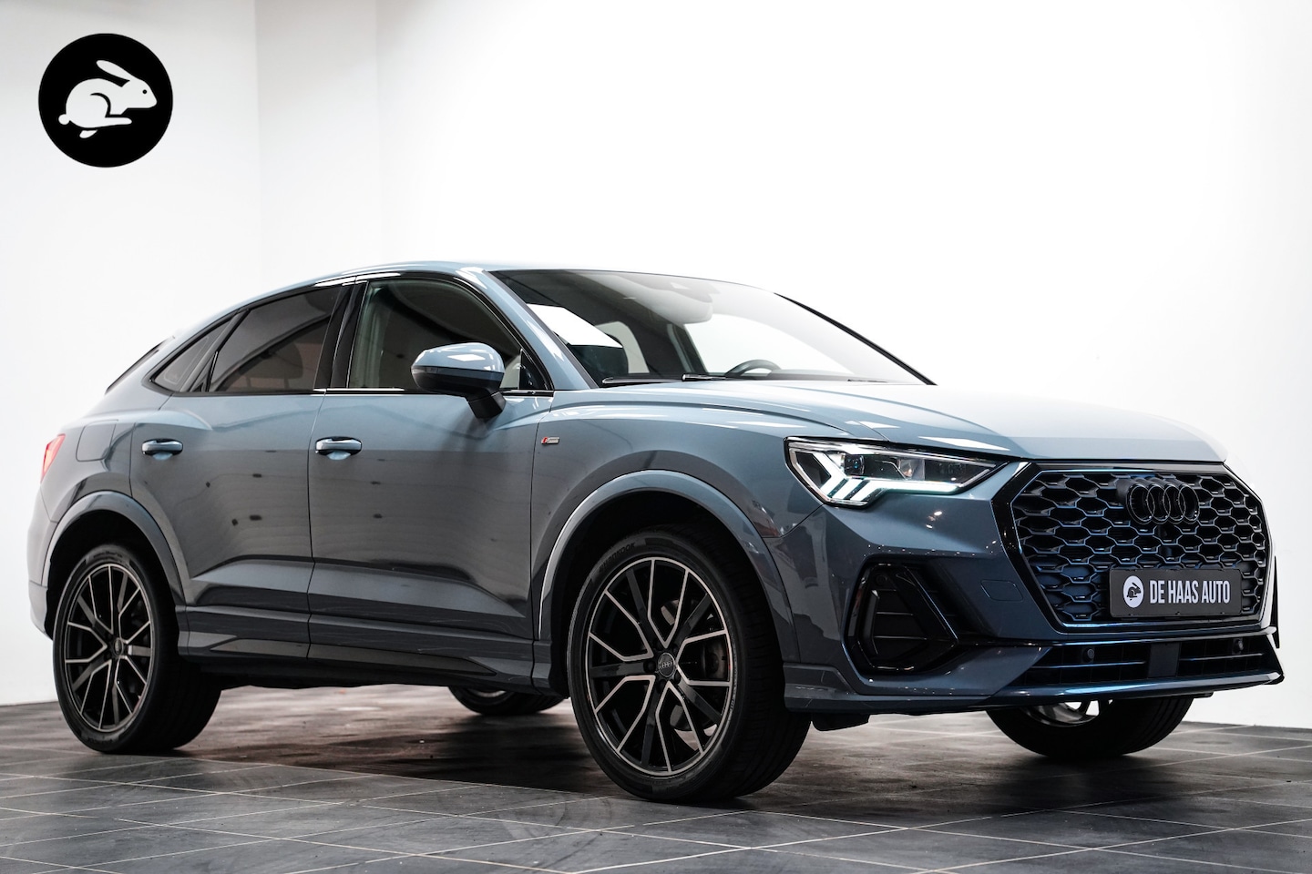 Audi Q3 Sportback - 45 TFSI e S-Line *Kemora Grey*|20 inch|Camera - AutoWereld.nl