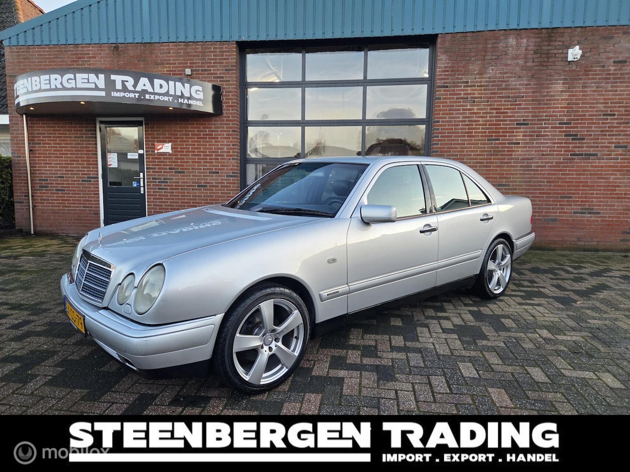 Mercedes-Benz E-klasse - 320 Elegance 1998 ZEER NETJES/ORIGINEEL NL - AutoWereld.nl