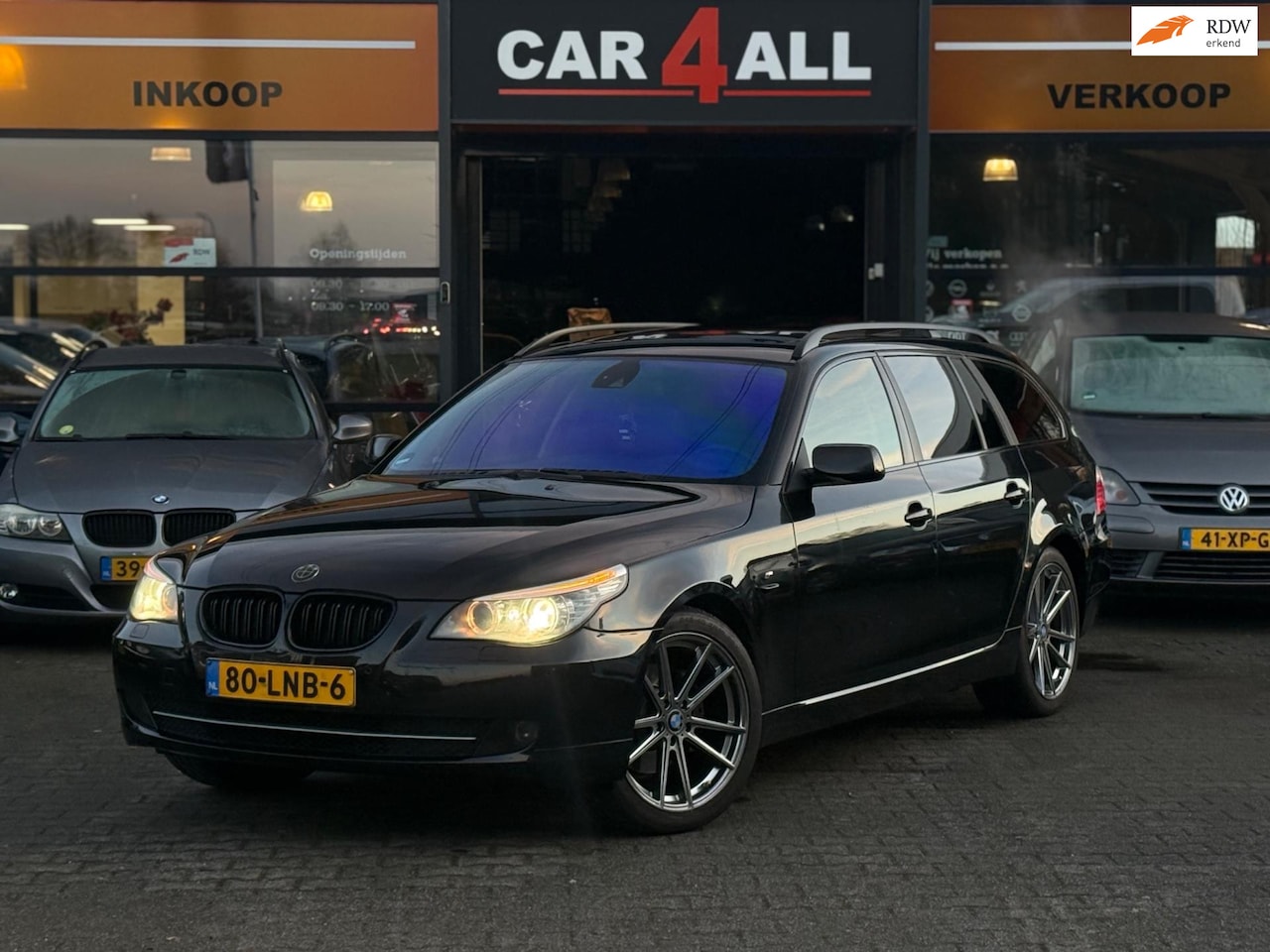 BMW 5-serie Touring - 523i Executive CRUISE/PANO/PDC/STLVRM/TREKHAAK/FULL OPTION/FACELIFT - AutoWereld.nl