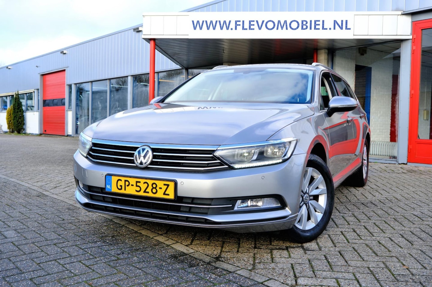Volkswagen Passat Variant - 1.6 TDI Business Edition Navi|Clima|LMV|CarPlay - AutoWereld.nl
