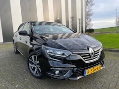 Renault Mégane - 1.5 dCi GT-Line Automaat-Bose-Xenon-Keyless-Stoelvw-Pdc-Clima-Navi