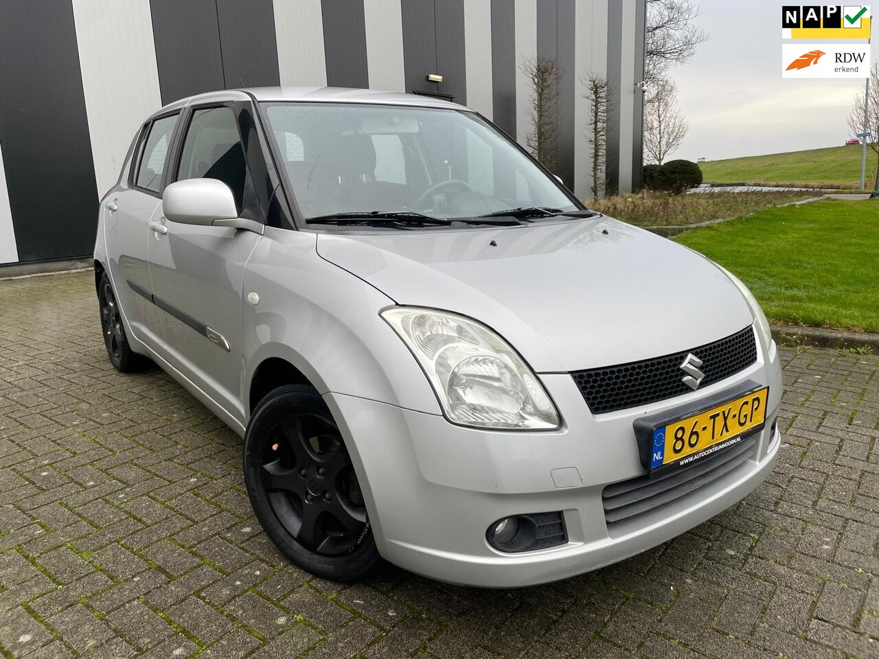 Suzuki Swift - 1.3 Shogun Airco-Lmv-ElekPakket - AutoWereld.nl