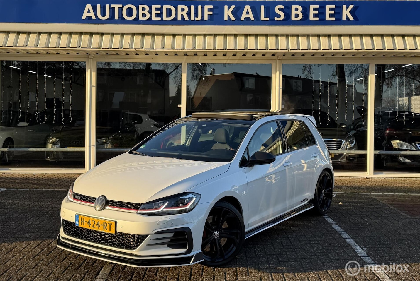 Volkswagen Golf - 2.0 TSI GTI TCR 385PK|Pano|R600 Air Intake|Carbon Stuur lPano|Keyless - AutoWereld.nl