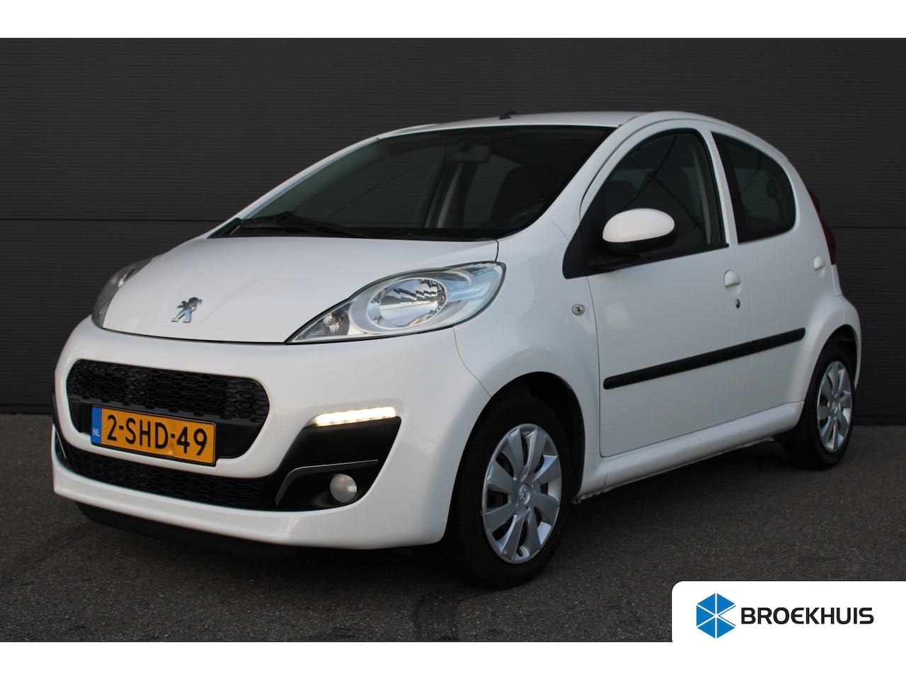 Peugeot 107 - 1.0 Active | Airconditioning | LED | Mistlampen | Radio/cd-speler | 97.500km | - AutoWereld.nl