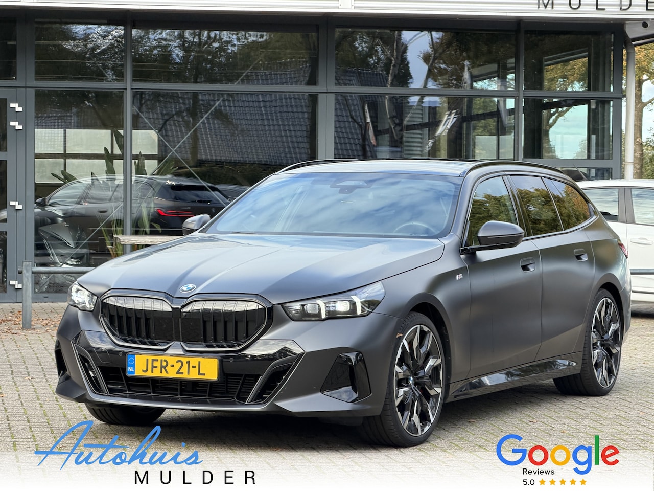 BMW 5-serie Touring - 540d xDrive FULL OPTION Leer/Pano/Camera/Trekhaak/ 21 inch - AutoWereld.nl
