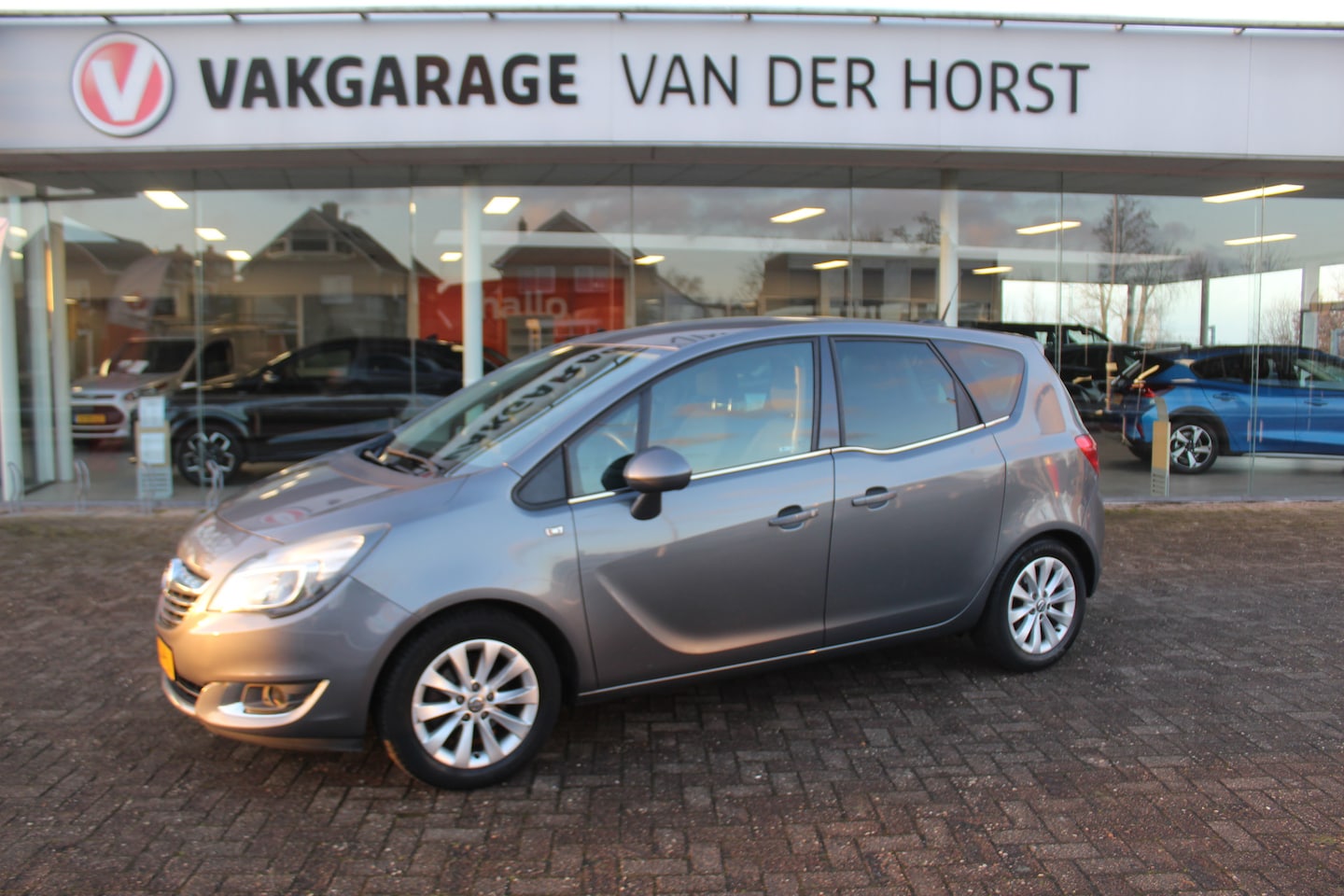 Opel Meriva - 1.4-120pk Turbo Business+. Erg nette hoogzitter voor nog jaren rijplezier ! Autm. airco, m - AutoWereld.nl