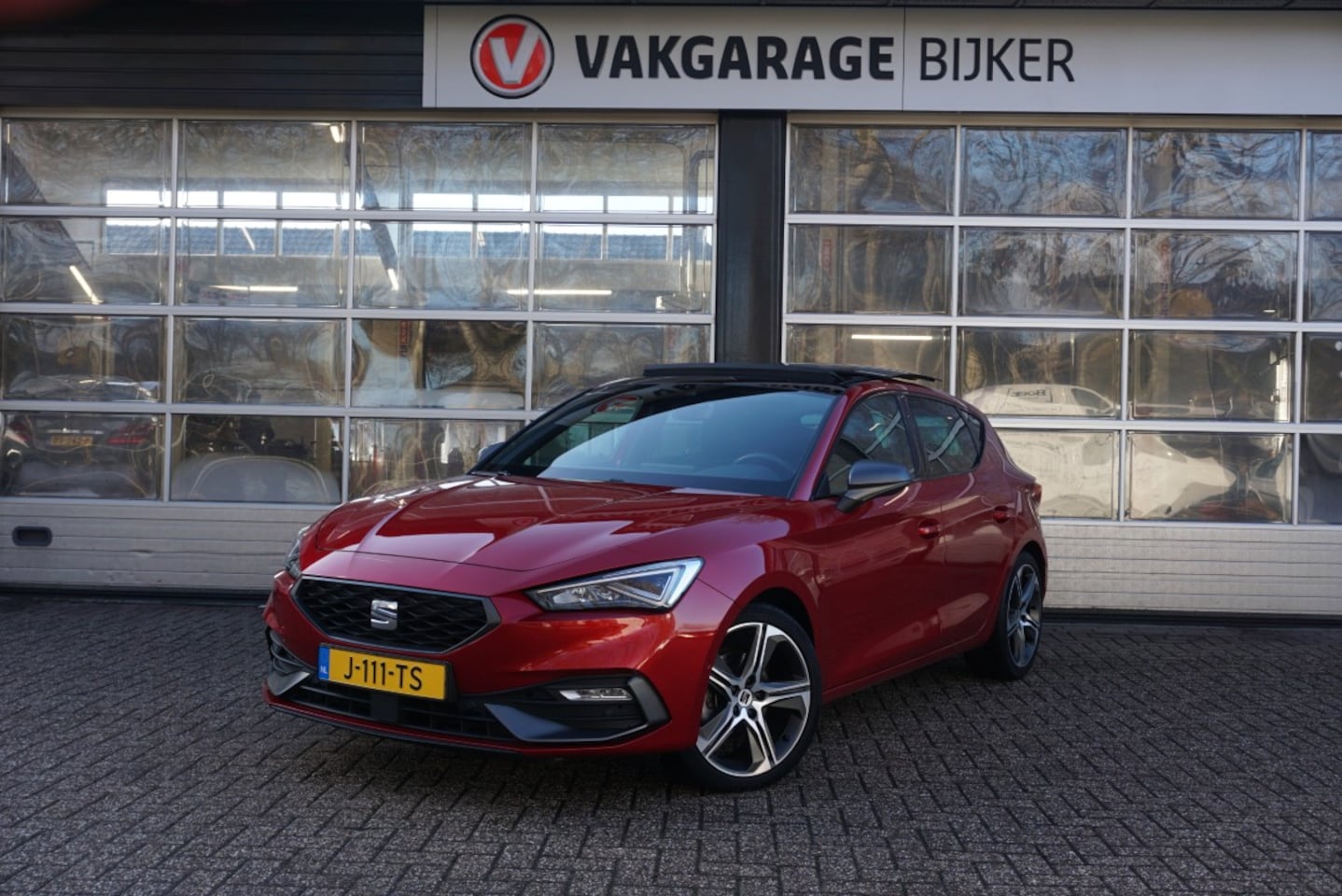 SEAT Leon - 1.0 TSI FR Launch Edition 1.0 TSI FR Launch Edition - AutoWereld.nl