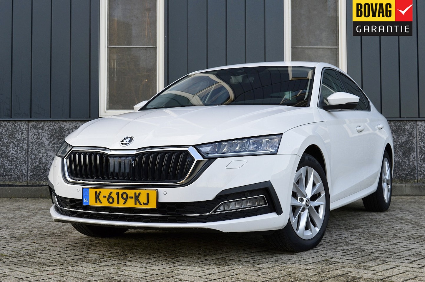 Skoda Octavia - 1.0 e-TSI Business Edition Plus Rijklaarprijs-Garantie Trekhaak Apple carplay Sfeer verlic - AutoWereld.nl