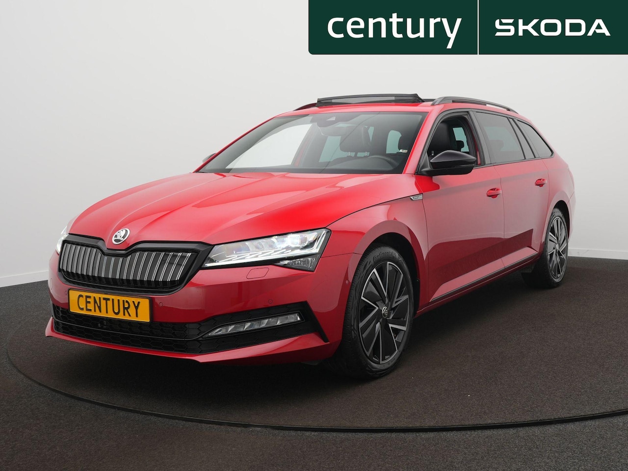 Skoda Superb Combi - 1.4 TSI iV Sportline Business | Panoramadak | Leren bekleding | Adaptive Cruise - AutoWereld.nl