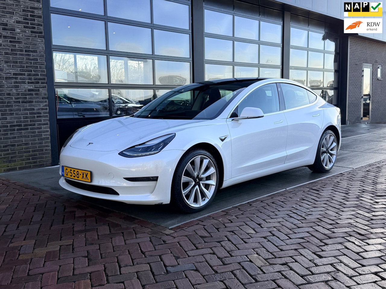 Tesla Model 3 - Long Range RWD Long Range AWD 75 kWh | Pano | Autopilot | SOH 92 % | LED | - AutoWereld.nl