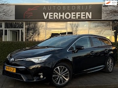Toyota Avensis Touring Sports - 1.8 VVT-i Executive - AUTOMAAT - PANORAMADAK - PARKEERCAMERA - STOELVERWARMING - LANE ASSI