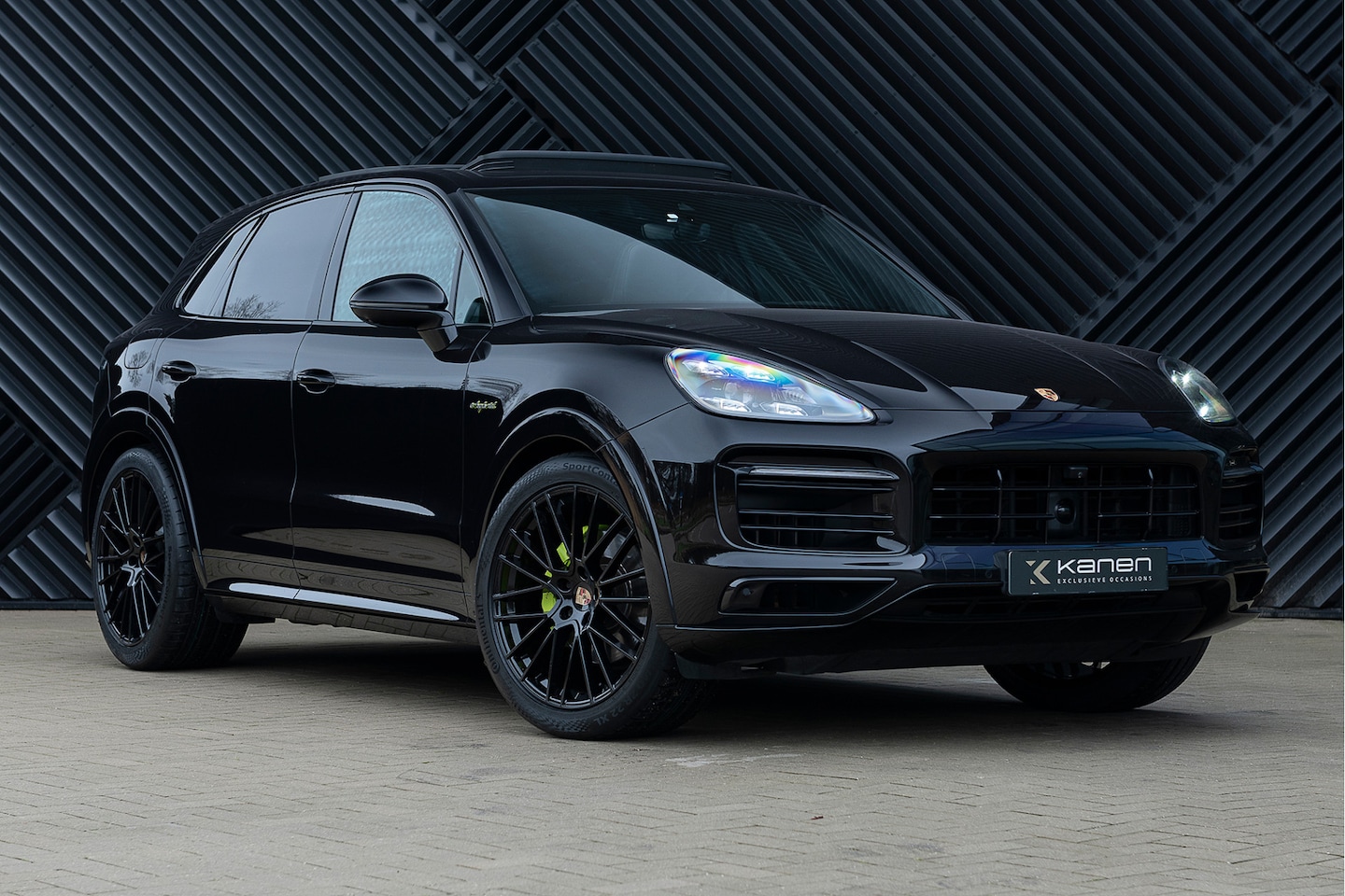 Porsche Cayenne - 3.0 E-Hybrid ACC Pano PDLS+ GTS Stoelvent. Sport Chrono  Alcant.Hemel Luchtv. - AutoWereld.nl