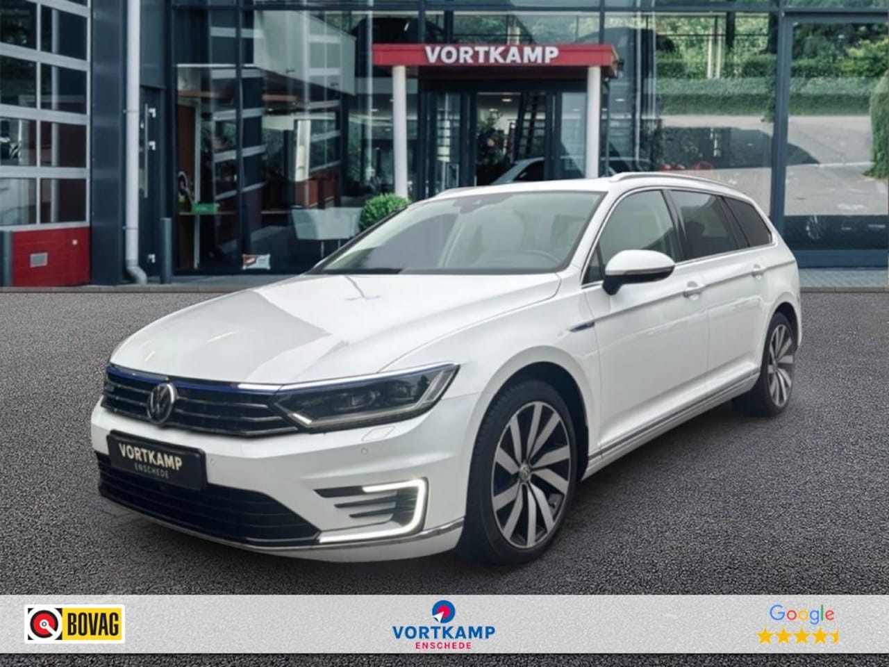 Volkswagen Passat - 1.4 TSI DSG GTE PANO/CAMERA/ACC/ELEK.ACHTERKLEP - AutoWereld.nl
