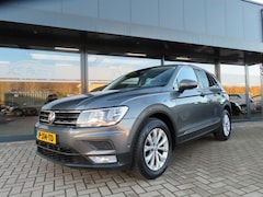 Volkswagen Tiguan - 1.4 TSI ACT Acc Camera Leder Pano Trekhaak 2017