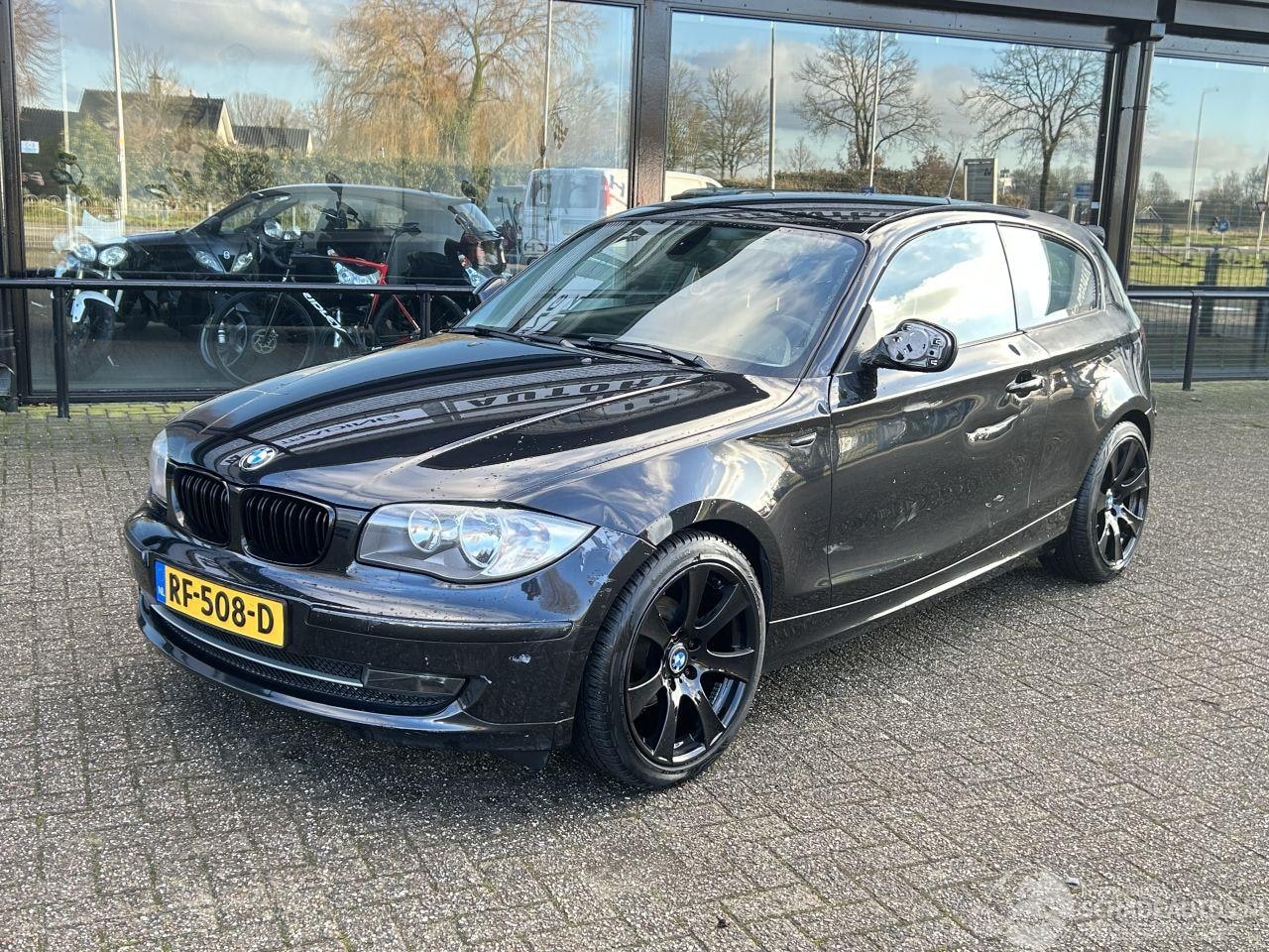 BMW 1-serie - 116i EffDyn. Ed. Business Line Ultimate Edition 116i EffDyn. Ed. Business Line Ultimate Edition - AutoWereld.nl