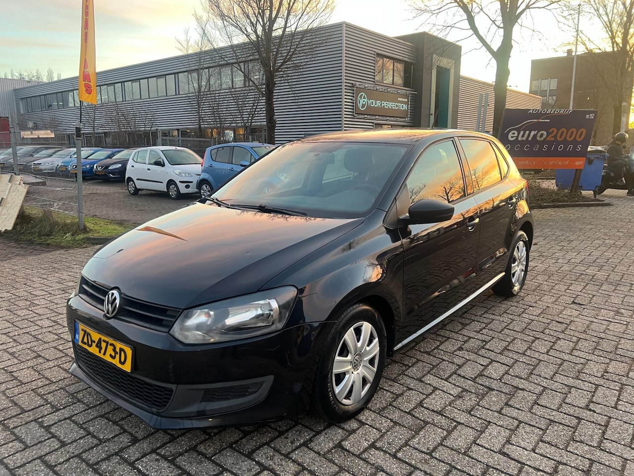 Volkswagen Polo - 1.4-16V Highline - AIRCO - NIEUWE JAAR APK ! - AutoWereld.nl