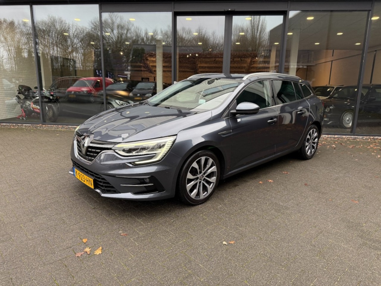 Renault Mégane - 1.3 TCE 160pk Edition 1,LED,Leer,HUD,Driving Assistant - AutoWereld.nl