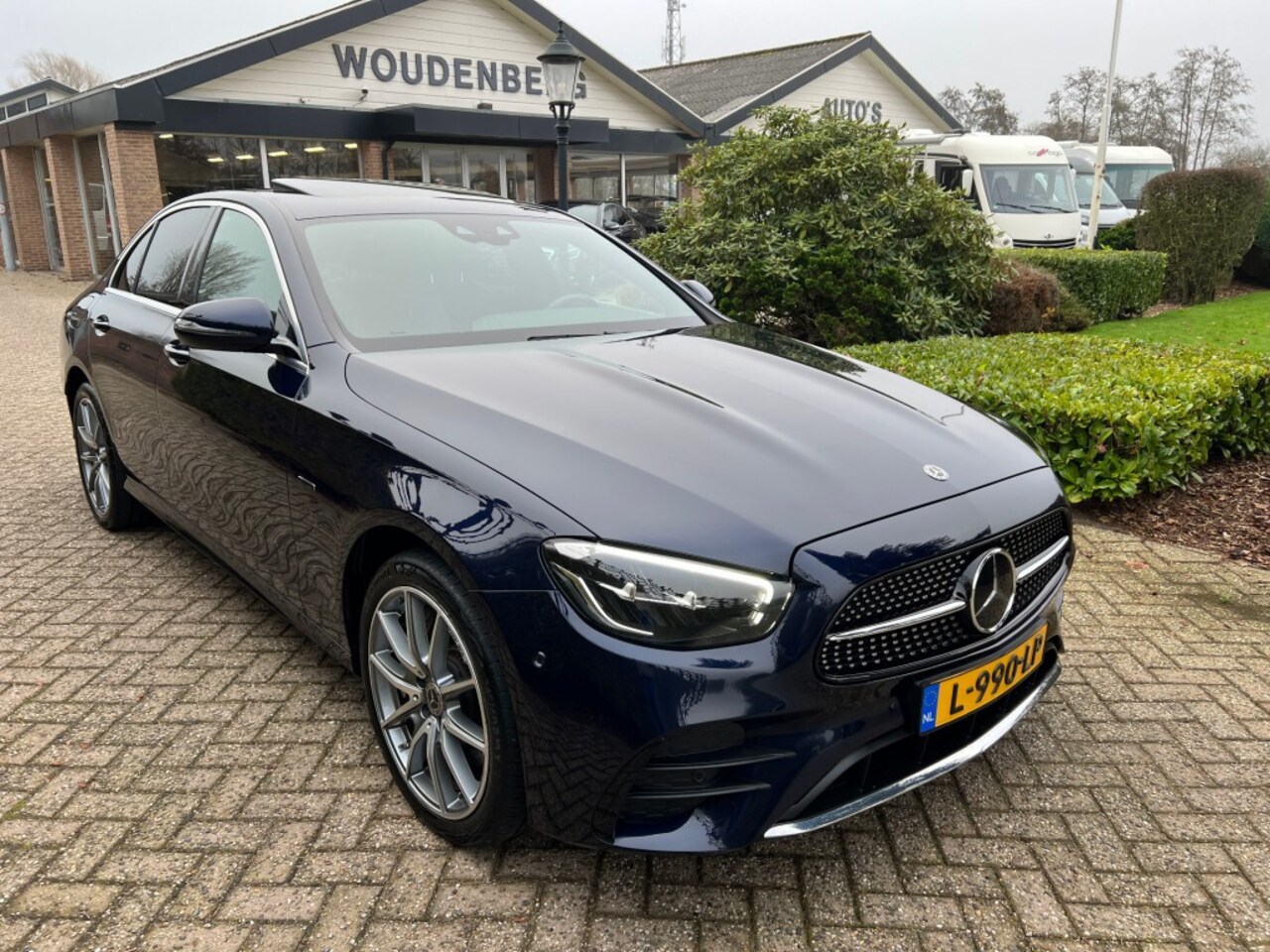 Mercedes-Benz E-klasse - E 300e 4-Matic AMG int + ext, Dak, Distronic - AutoWereld.nl