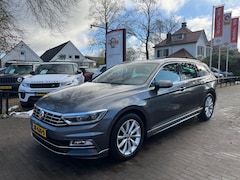Volkswagen Passat Variant - 1.6 TDI R-LINE AUTOMAAT / NAVI / ADAP. CRUISE / CARPLAY / CAMERA