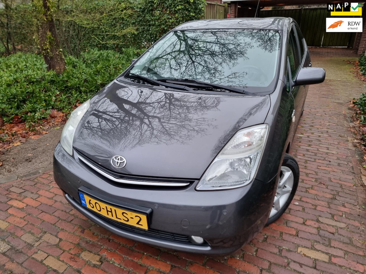 Toyota Prius - 1.5 VVT-i Tech Edition Camera/Keyless/Navi - AutoWereld.nl