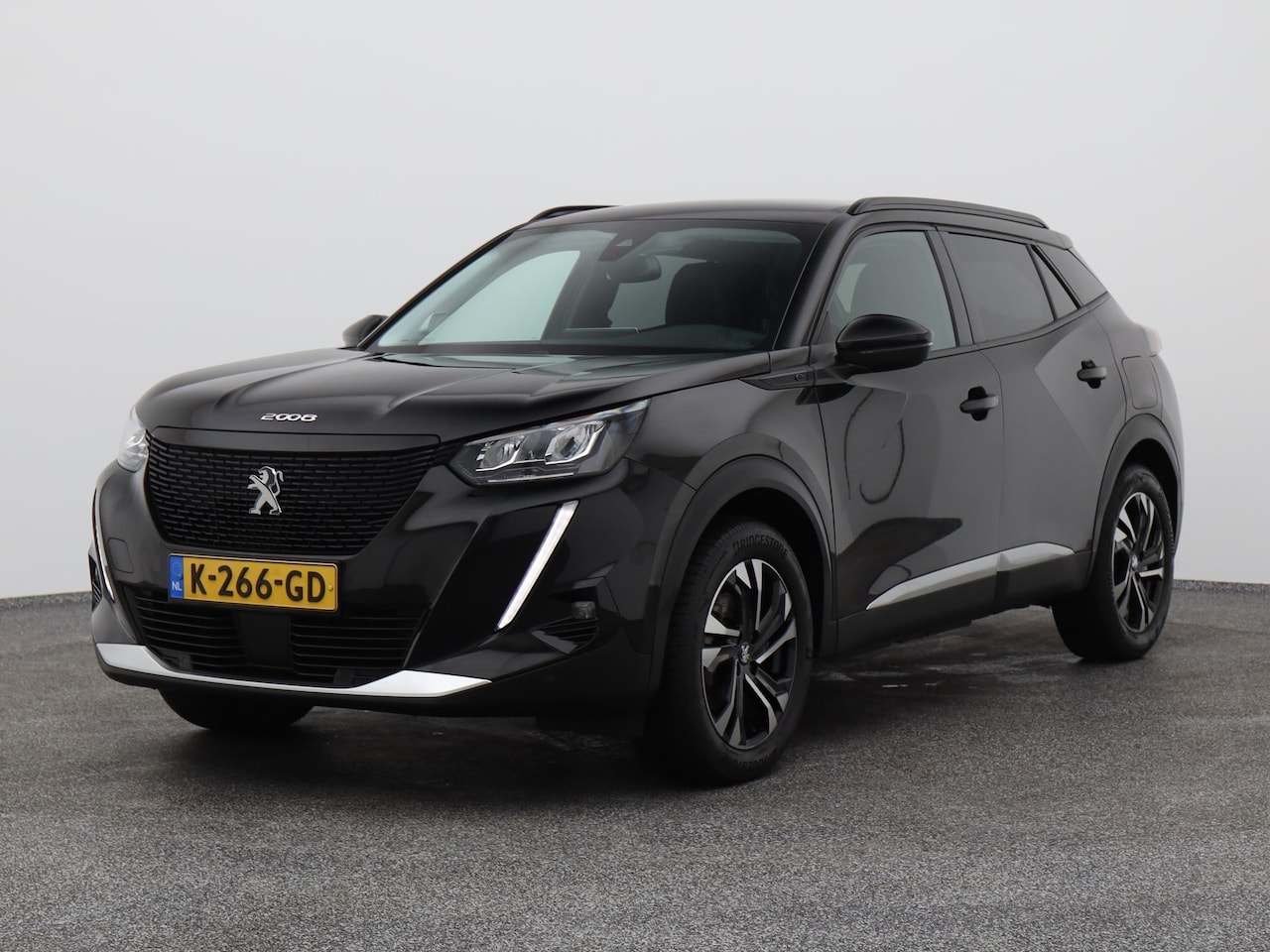 Peugeot e-2008 - EV Allure 50 kWh | CAMERA | CARPLAY - AutoWereld.nl