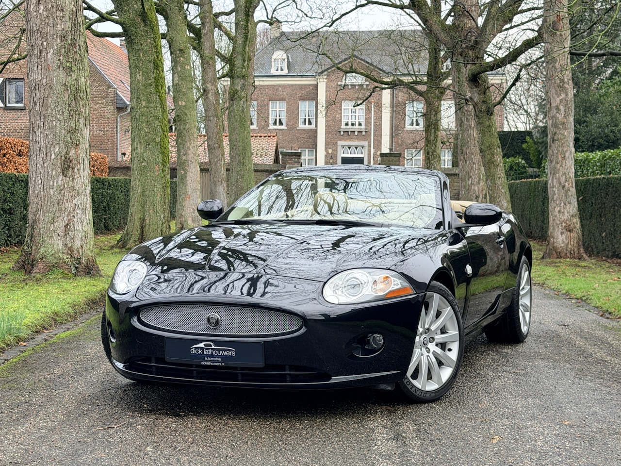 Jaguar XK - 4.2 V8 Convertible / 75.000KM / XK SPECIALIST / YOUNGTIMER - AutoWereld.nl