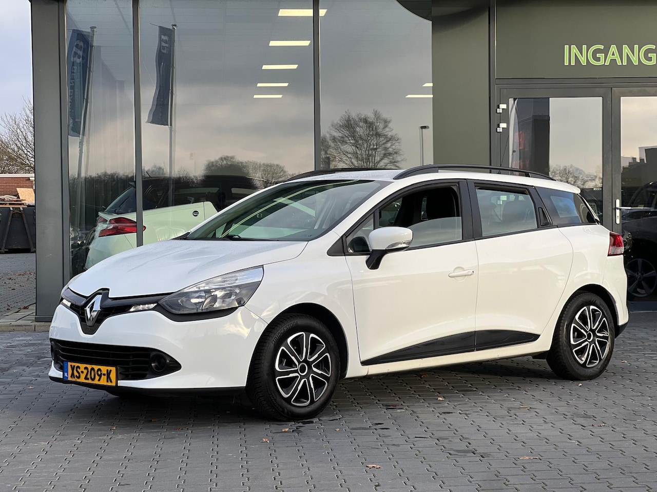 Renault Clio Estate - 1.2-16V COLLECTION BJ016 APK-2027 - AutoWereld.nl