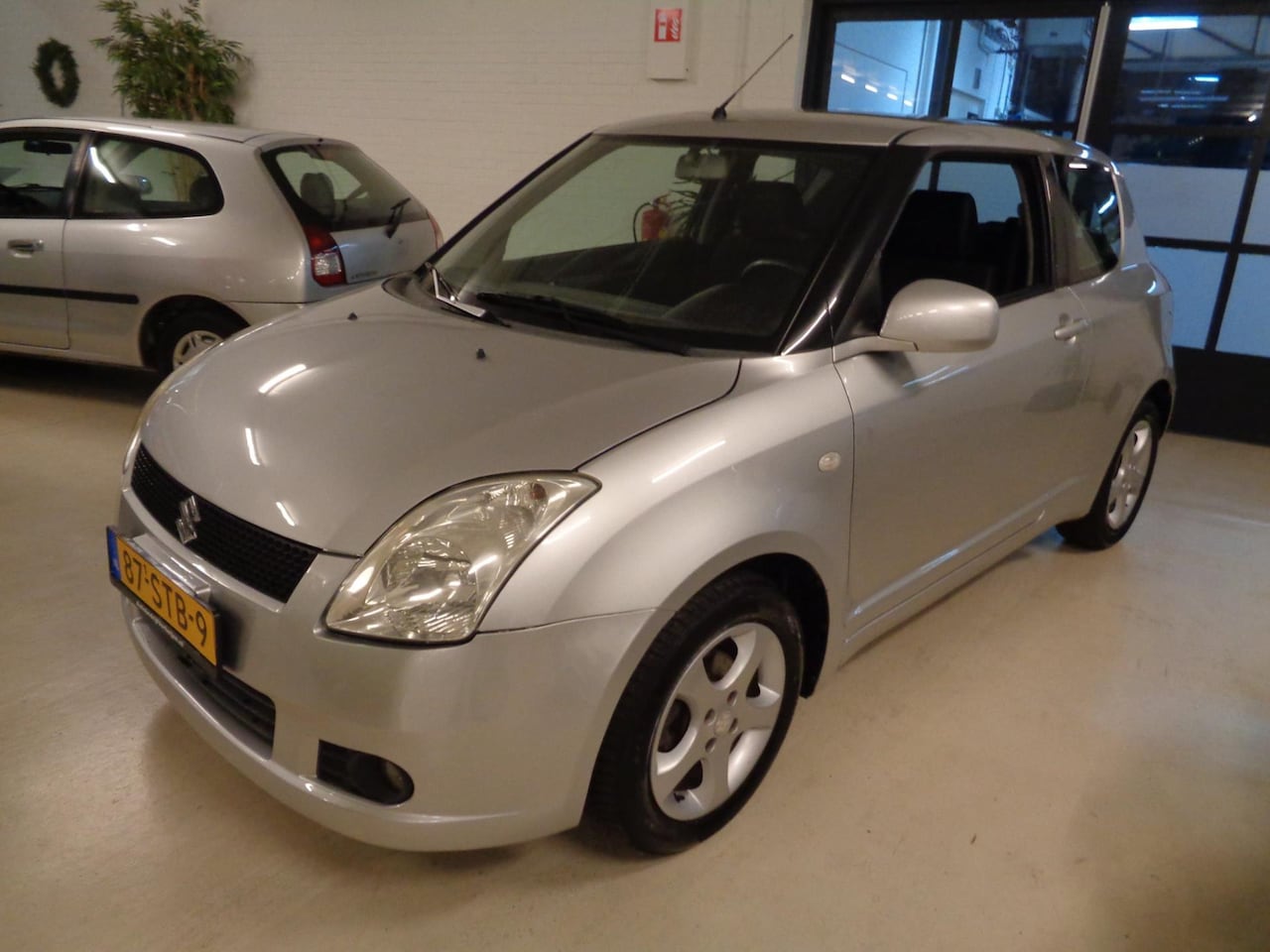 Suzuki Swift - 1.3 GLS Airco! Nieuwe APK: 14-01-2027! - AutoWereld.nl