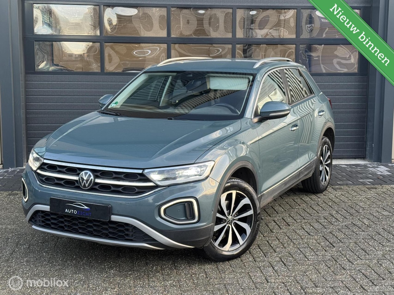 Volkswagen T-Roc - 1.5 TSI | DSG | Virtu | Standkachel | Stoel - AutoWereld.nl